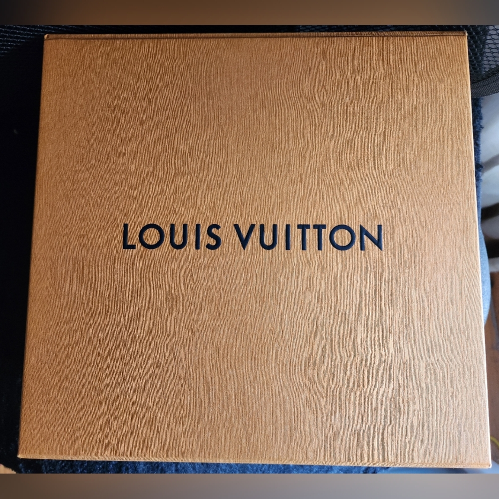 Louis Vuitton magnetic box